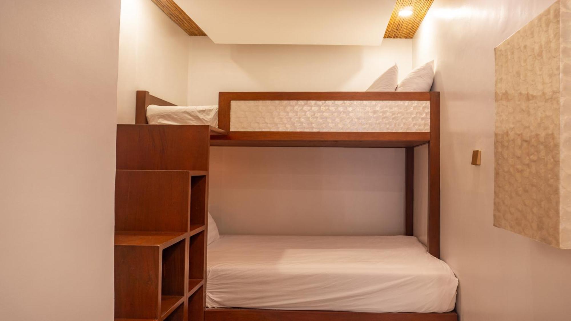 فندق أمباسادور إن بارادايس Balabag  المظهر الخارجي الصورة A bunk bed